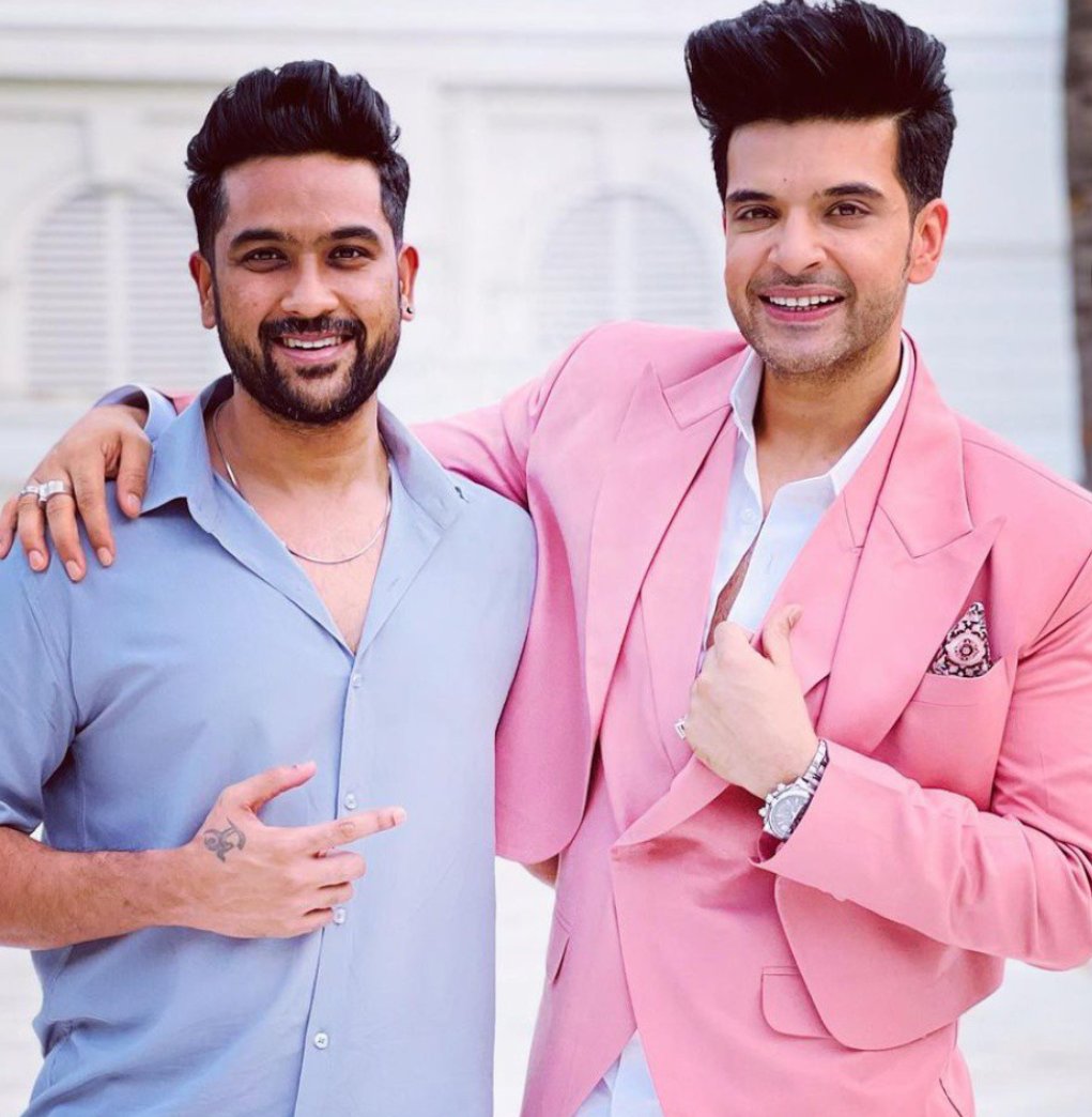 nehhaaa__'s tweet image. Happiest Birthday to My Favourite Boys, My OmRan 😍🎊🎉✨❤️
May this year be filled with love, success &amp;amp; endless smiles for them 🎉🎂❤️
May this bond grows with the time🤗❤️
Evil Eyes Off OmRan 🧿❤️

HBD KARAN KUNDRRA
#KaranKundrra #OmSingh #TejRan #OmRan