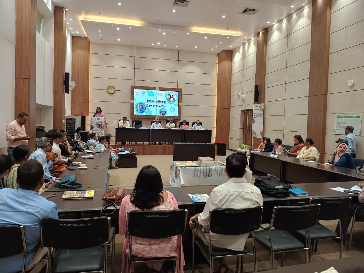 WCDBihar's tweet photo. अंतर्राष्ट्रीय बालिका दिवस के अवसर पर महिला एवं बाल विकास निगम और यूनिसेफ के सहयोग से बिहार में बालिकाओं के महत्व को बढ़ाने की दिशा में 'Towards enhancing the value of girl child' विषय पर राज्यस्तरीय कार्यक्रम का आयोजन किया गया।
@BandanaPreyashi 
@IcdsDirectorate 
@IPRD_Bihar https://t.co/BtiQCl1emw