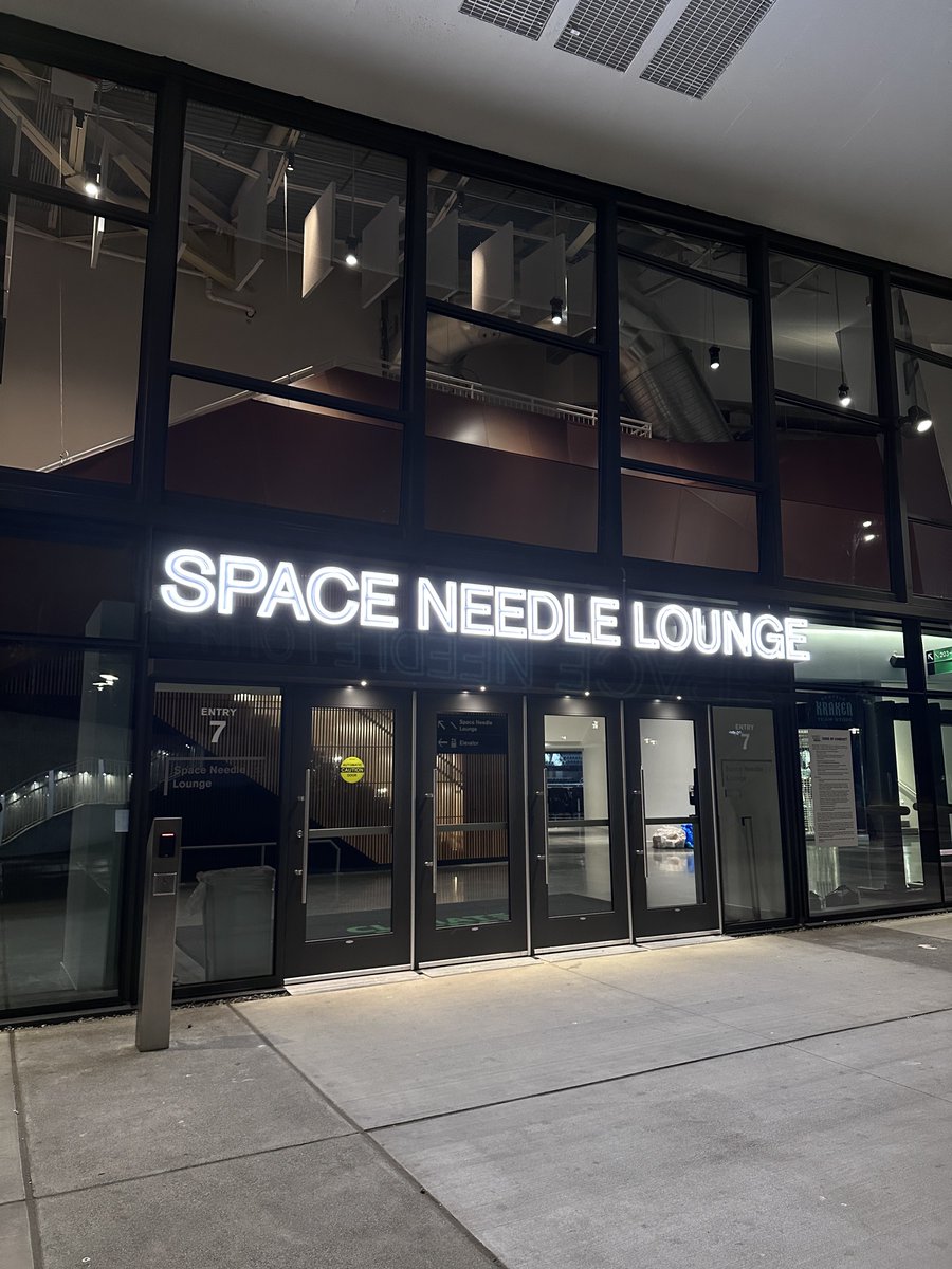 fallinfromyou's tweet photo. we have formed the line @ 1:36am for Joji - Pandemonium for 10/11! we’re in front of Entry 7 (Space Needle Lounge). we are using first come, first serve numbering system & unfortunately won’t hold spots :) #Joji #pandemonium #VIPLINE https://t.co/J2AGWoRVEO