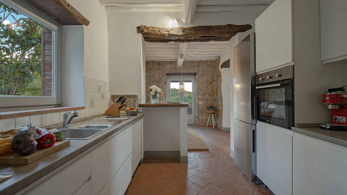 A great review for Il Trebbio: 'Lovely place to stay, rustic &amp; wonderfully peaceful. Julia was simply wonderful &amp; our stay a great success. The pool was lovely &amp; the patio area ideal for al fresco dining.' ~ David
Learn more: loom.ly/rJVxCPY