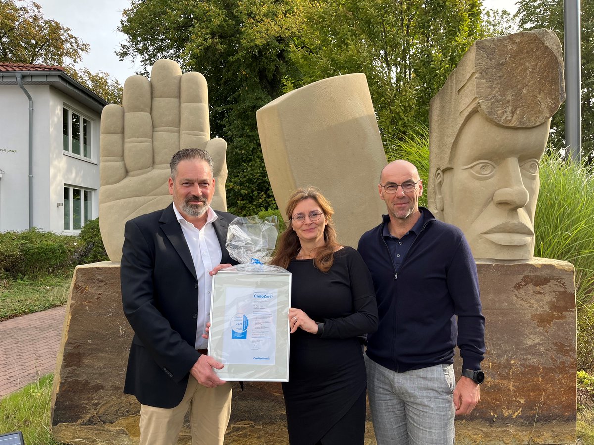 CreditreformHB's tweet photo. Nach umfangreicher Prüfung der aktuellen Unternehmensdaten hat die Creditreform Bremen Dahlke KG der ray facility management Group, Konzern Nils Bogdol GmbH, Holdorf, am 18.09.2023 das Bonitätszertifikat CrefoZert verliehen.
https://t.co/KrQghkik1J https://t.co/bi4aK4tJMQ