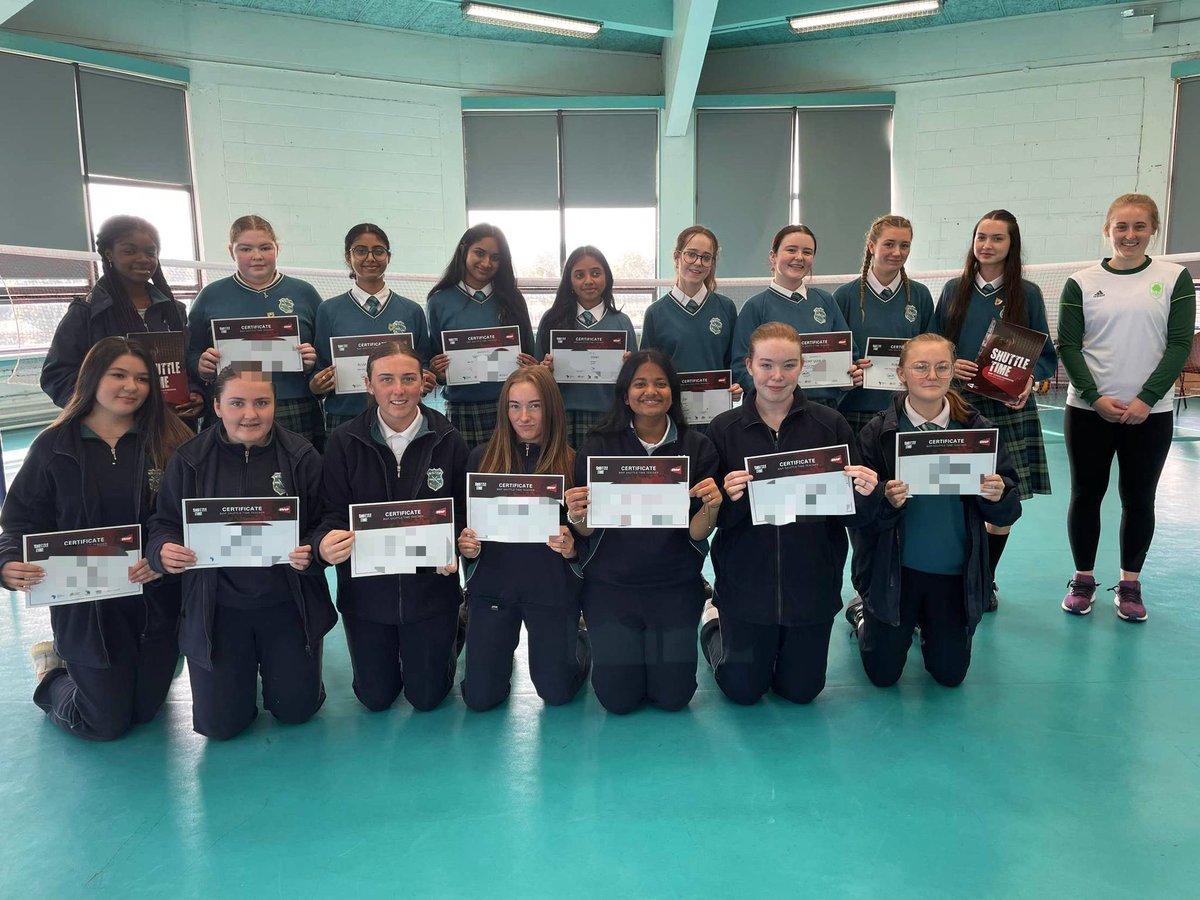 irishbadminton's tweet photo. BadminTEEN

Thank you to international player @MoyaRyan for coming along to @StpaulsgPE to present the girls of the BadminTEEN programme with their Shuttle Time certificates! 16 new badminton coaches, well done girls 🙌.

#WIS #Visibility #YouthLeadership https://t.co/q9rfxcKftT