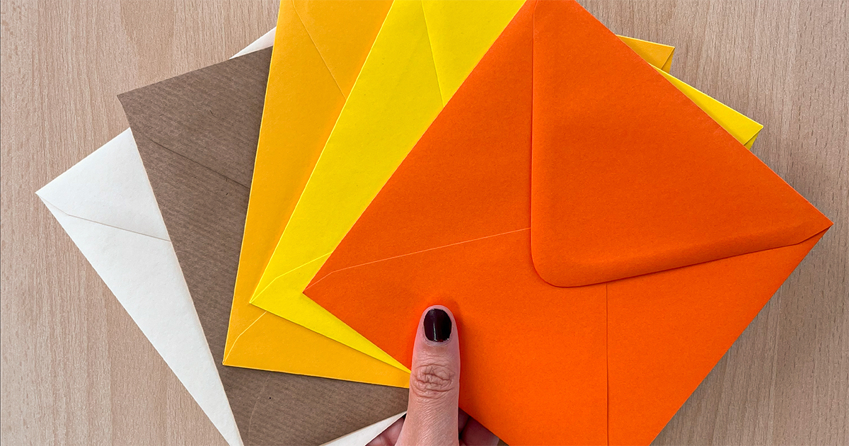 kuvertsverige's tweet image. Trendiga färger 🧡  

#kuvert #färger #envelopes #colouredenvelopes #höst #palette #autumn #autumnpalette #autumnvibes #paper #papermade #recyclable #inbjudningar #kort #pappersvaror #brevpapper #sustainablestationery