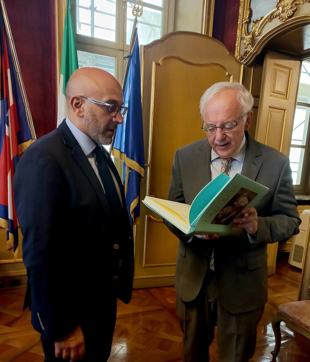 Il presidente <a href="/StefanoAllasia/">Stefano Allasia ن</a> incontra il nuovo #prefetto di Torino Donato Giovanni Cafagna.