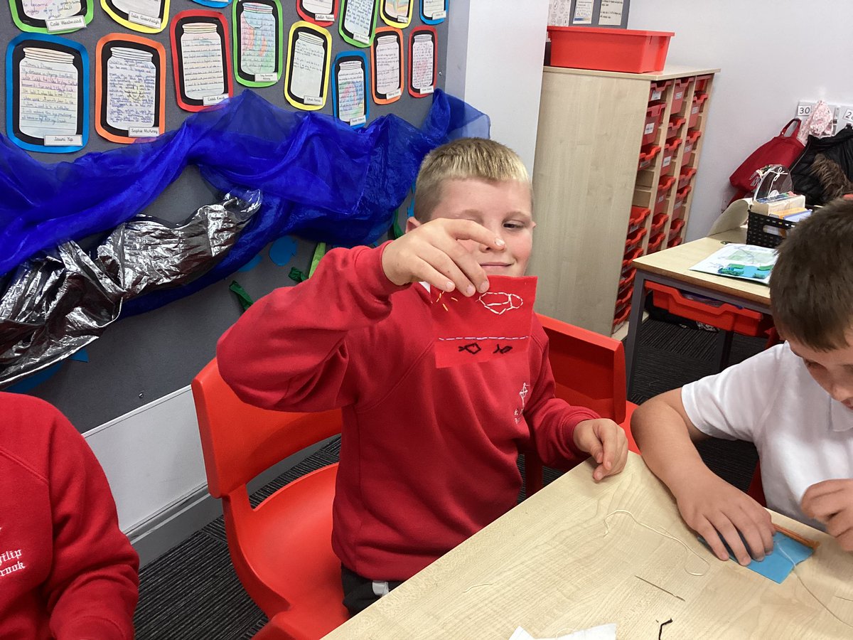 StPhilipsY5A's tweet photo. Yesterday, we created our Mayan quilt squares using running, back and blanket stitch. The designs were so intricate and their concentration was infectious! Some children went to explain the process to @StPhilipsY5C ahead of creating their own today @StPhilipCEAP #teamstphilips https://t.co/xR6Wf7UsAj