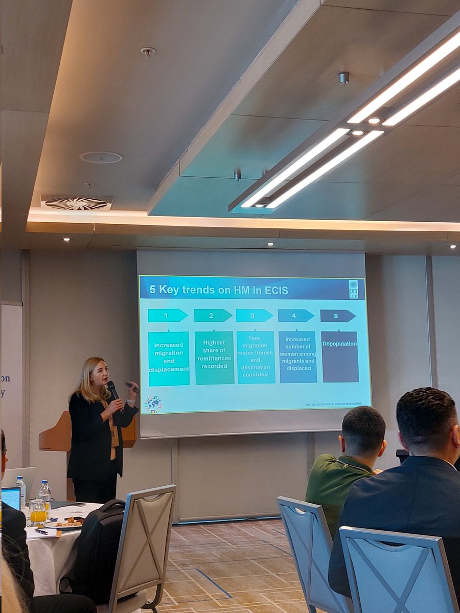 What followed at #HumanMobilityForum is <a href="/OxanaMaciuca/">Oxana Maciuca</a>'s highlights on trends of returnee integration and climate change that are equally important when we talk about mobility in Europe and Central Asia region. Glad that <a href="/UNDPMK/">UNDP MK</a> is already working on such important topic.