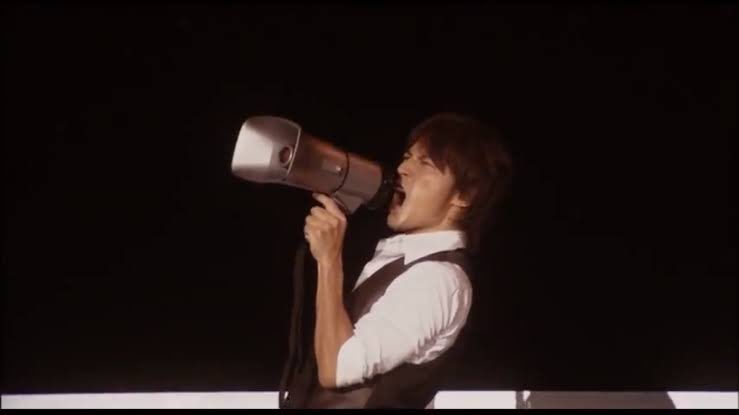 27Dontforget's tweet photo. 📣皆さん！何かにつけて自由自由っていいますけど 

別に自由はあなただけのものでも、楽なものでもありませんよ!

自由への道は時としてつらく、寂しく、そして険しいのです！📣
#bz #MAGIC  #Aintnomagic #freedomtrain #LIVEGYM #LIVEGYM2010 https://t.co/gSkykXKaOp