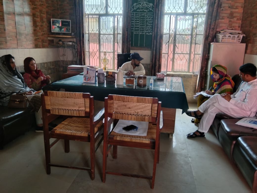 ASERPAKISTAN's tweet photo. #Asercycle23 update!
Monitoring Visit to villages Dhandiyan and Wando of district Gujranwala.
Mr Adil Iqbal from NCHD facilitated the monitoring visit.
Monitored Government and private school sheet.
#ASERPakistan23 #ASERPakistan #ITACEC https://t.co/7cuF3t5CoA