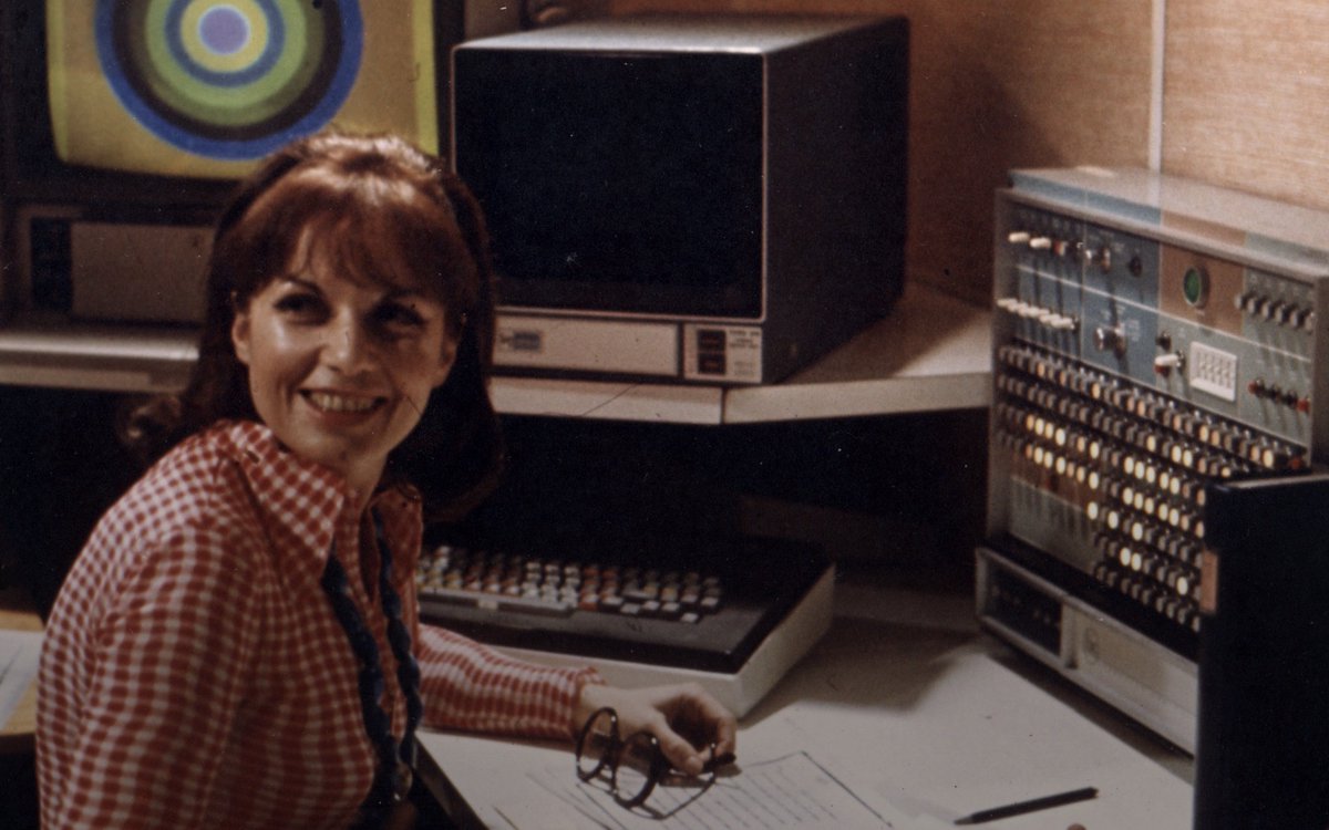 Let's talk Pioneers of Computer Art, Lillian Schwartz: A thread 🧵 1/11👇