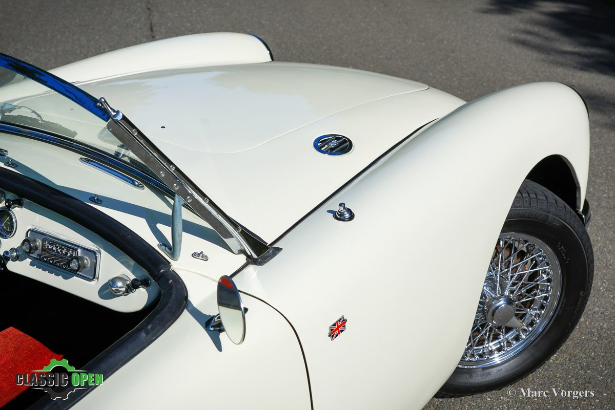 ClassicarGarage's tweet photo. A Slick British Chap! Beautiful 1956 MG MGA roadster for sale at Classic Open. Very good driver condition! https://t.co/BITlpgrpxv
#MG #MGMGA #MGMGARoadster #ClassicCar #ClassicCars #VintageCar #VintageCars #Oldtimer #Oldtimers #ClassicarGarage #ClassicOpen #MyClassyRide https://t.co/g3hOKuSXl4
