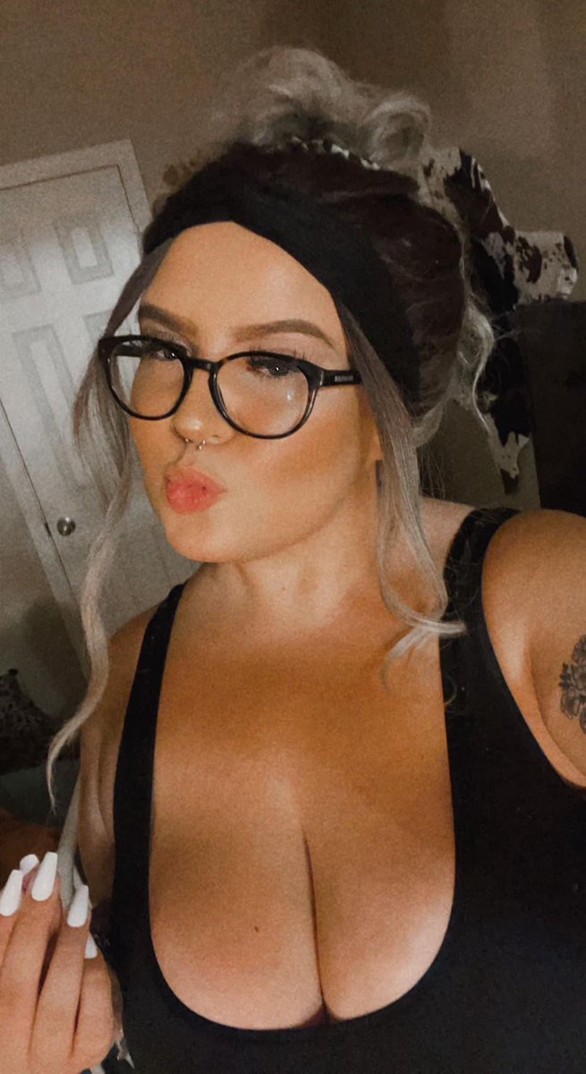 KaseyMo9's tweet photo. I need a real man to fuck my girlfriend and make me watch, my tiny white cock couldn’t even make it pass her ass. Send dick pics and tell me how you’re gonna cuck me while you fuck my gf #cuckold #sph #cuck #beta #cheating #bnwo #saynotowhitebois https://t.co/VhMhfiJgaR