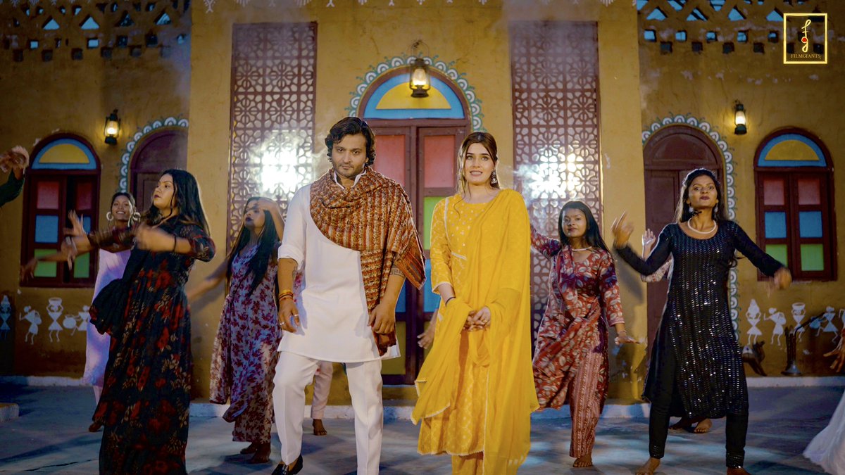 FilmGiants's tweet photo. Congratulations Team Filmgiants.
"New song Coming soon, stay tuned."
#CaseKarenge
Singer: @vikaskumar_singer
Starring: @aman_rajupth &amp; @chahat2369
Produced By: @raajveersharmaofficial
. 
.
.
#CaseKarenge #filmgiants #chahatyadav #amanrajput  #Haryanvisong #haryanvi #haryana https://t.co/I56SpD89Ss