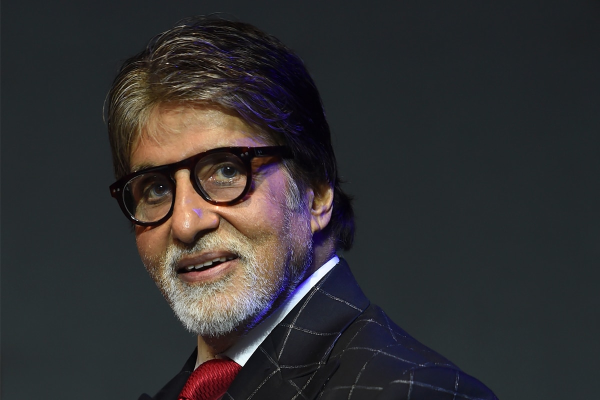 Mohanlal's tweet photo. Happy Birthday, dear Amitabh Bachchan sir! May your day be filled with the same charisma and charm you have always graced us with!

@SrBachchan https://t.co/ve7dCABlP7