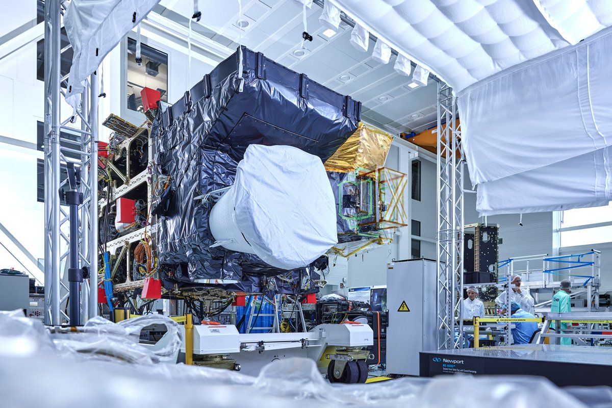 eumetsat's tweet photo. An exciting milestone for the #MTG mission! 👏
MTG-S1, our first operational sounding satellite in a geostationary orbit, was successfully assembled by @OHB_SE and aced all tests!
Next up: testing under simulated space conditions 🚀
Read more here: https://t.co/3xfmp4oAYS https://t.co/g6ZpGIBQYh