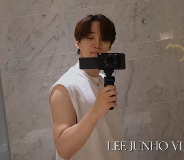 HIS BICEPS 🫠💪

#LeeJunhoXAdidas #이준호 #李俊昊 #イジュノ #AdidasOriginals #JUNHO #LeeJunho #준호