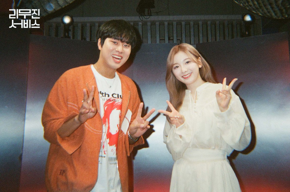 mujin_plz's tweet photo. 리무진서비스 EP.83 비하인드 필름 도착입니다💌
명창토끼빵🐰🍞 미이히 님과 달린 
이번주 리무진🚗 어떠셨나요?!
한국어 일본어 영어 노래 다 되는 밓무진서비스 ꯁ.̮ꯁ

@NiziU__official
@BPM_LMJ

#NiziU #니쥬 #MIIHI #ミイヒ #미이히 
#이무진 #LEEMUJIN #리무진서비스 https://t.co/qAyGc1935j