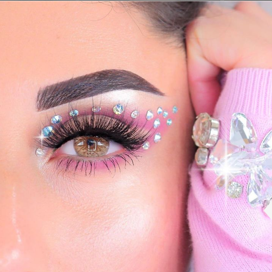 Get ready to add a touch of warmth and sophistication to your look! Our Caramel Brown contact lenses are here to enhance your natural beauty.
desiolens.com/en/caramel-bro…