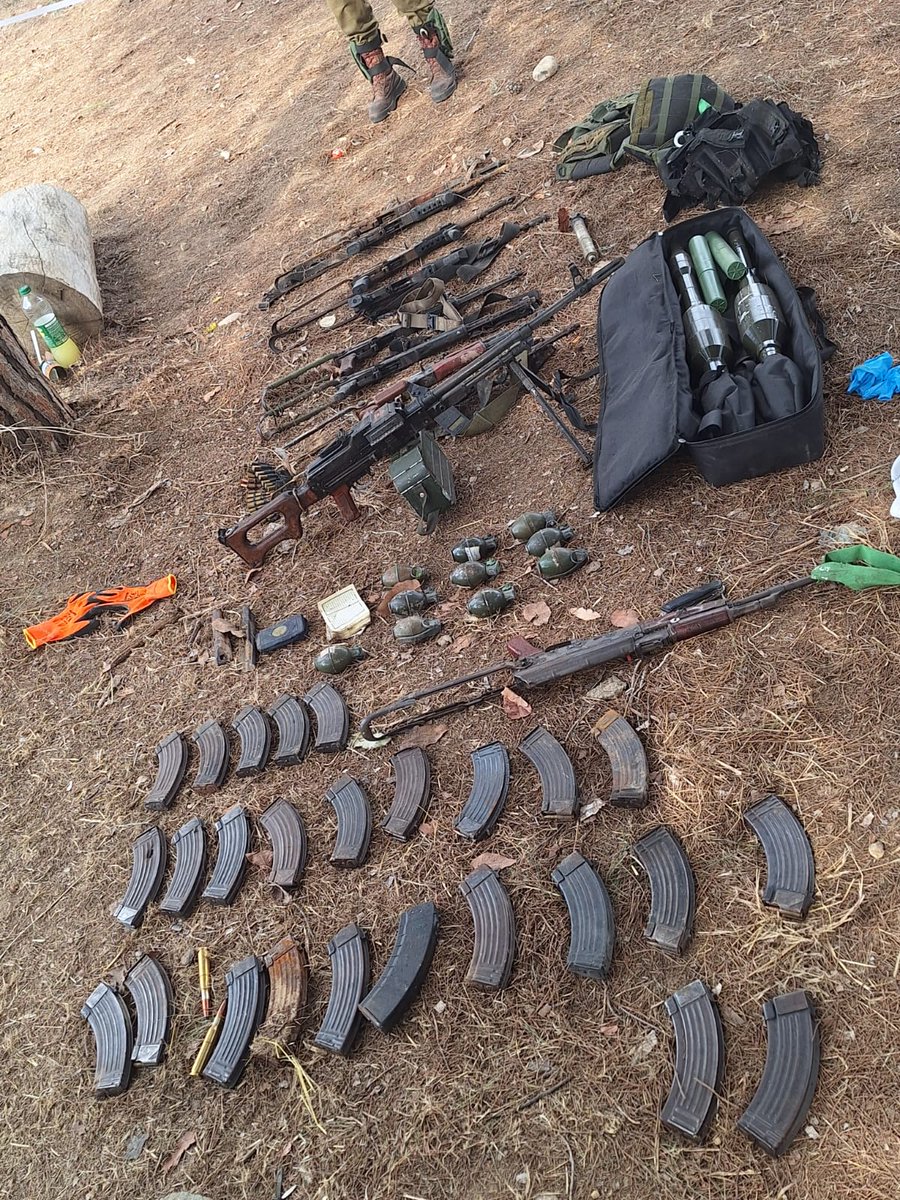 war_noir's tweet image. #Palestine / #Israel 🇵🇸🇮🇱: ISF released photos of captured weapons from Al-Qassam Brigades (#HAMAS) fighters.

A noteable F-7 HE-Frag rocket (made by #NorthKorea/#DPRK 🇰🇵), YM-2 anti-tank landmines (made by #Iran 🇮🇷), RPG-7 Launchers, PG-7V rockets, PG-7VR Tandem rockets, Chinese