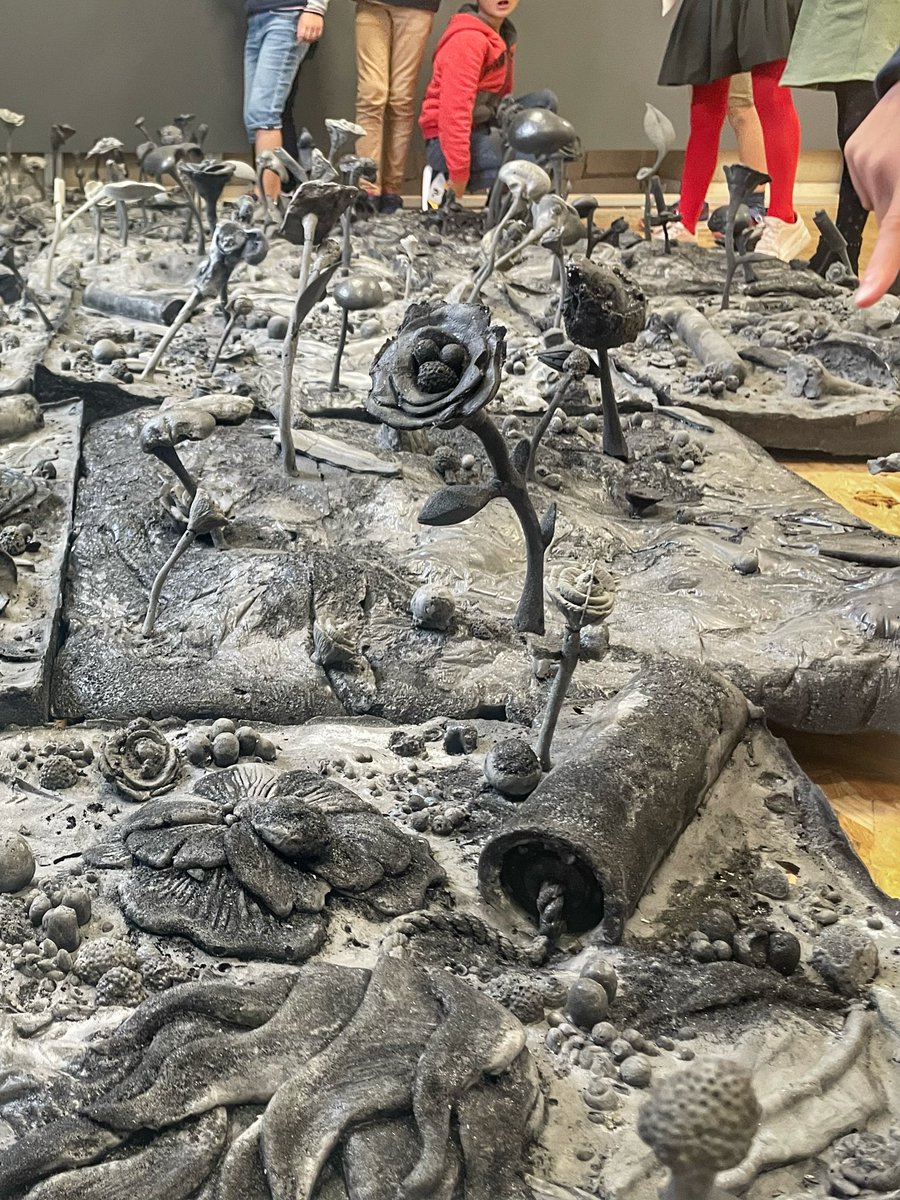 L’exposition de Céleste Richard Zimmermann a reçu ce matin la visite des élèves de l’école Jacques Prevert , échanges, observation, discusssion et remplissage du livret jeux ! 
#celesterichardzimmermann #mediation #artcontemporain #centredartcontemporain #paysdelaloire