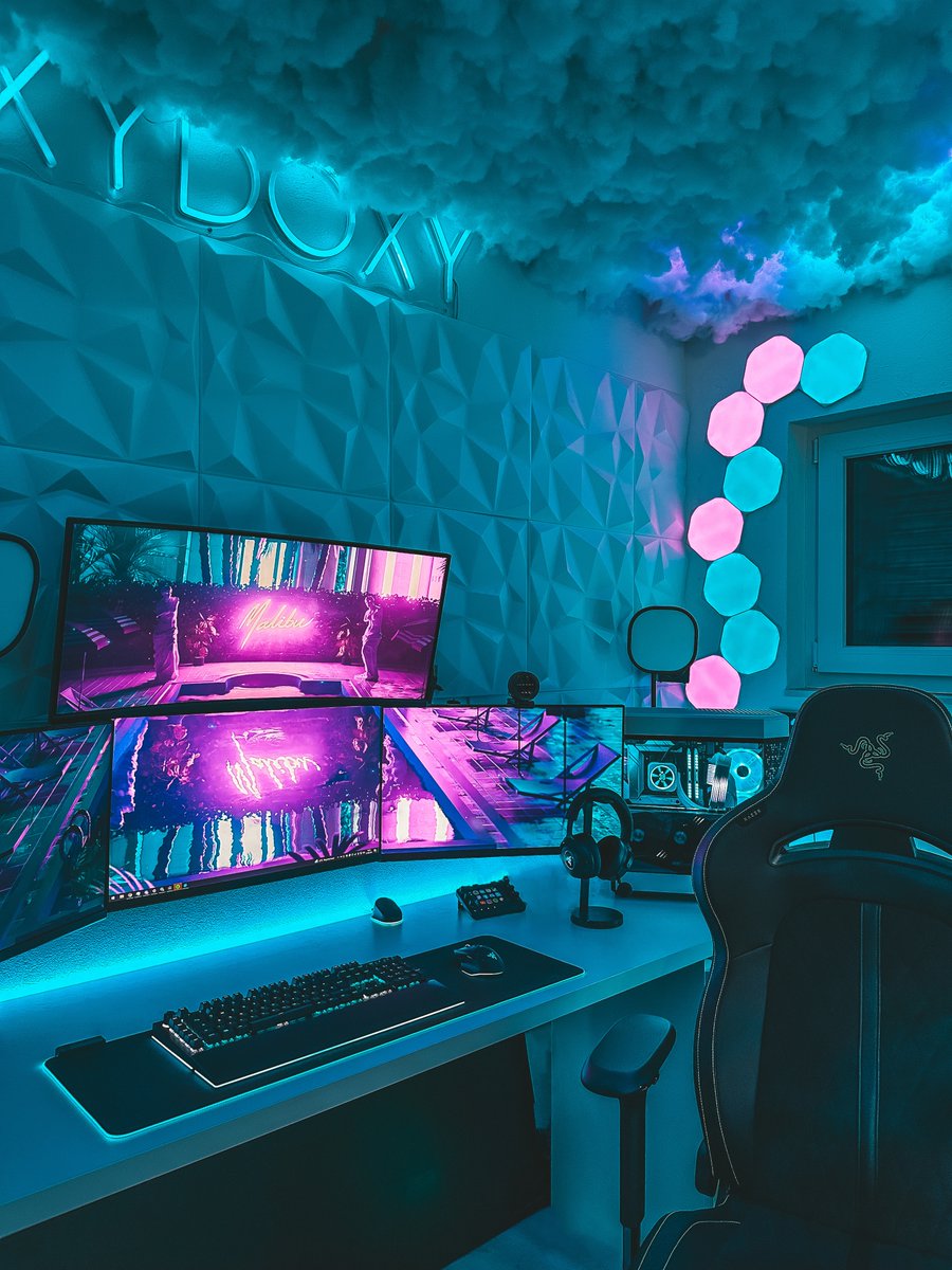 OxydoxyTv's tweet photo. @Forge I hope my neon sign above my screens counts as proof, if not I'll upload another picture with a note 🤓 https://t.co/F9tPo1jS9b