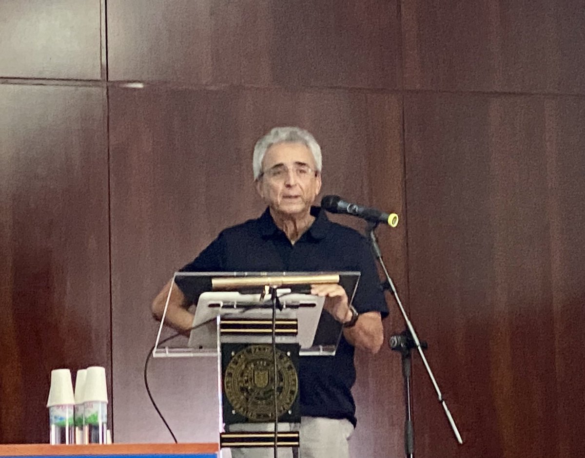 Intervención del profesor Jaime González en el I Encuentro: Compartiendo Experiencias en la EIIC