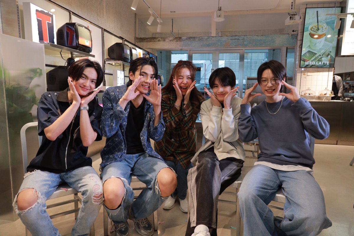 789SURVIVAL's tweet photo. อีก 30 นาทีเท่านั้น! มารอดูพวกเรากันเ���ยย 🧐🤩

#ปากต่อปากx789
#ปากต่อปาก
#789DEBUTGROUP https://t.co/bKwD1GcTNN