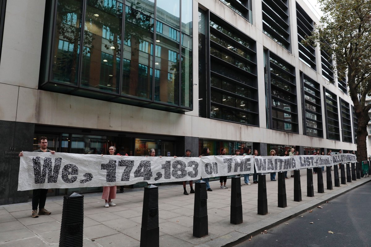 Greenpeace UK tweet media