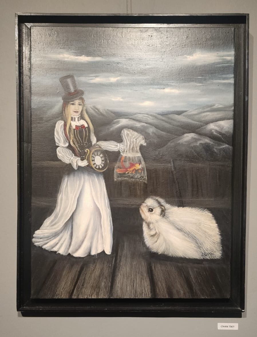 2️⃣ Afyonkarahisar Sanat ve Yaşam Derneği (AFSAYAD) tarafından düzenlenen, <a href="/kocatepeuniv/">Afyon Kocatepe Üniversitesi</a> M. Rıza Çerçel Kültür ve Sanat Merkezinde açılan ve 49 eserden oluşan karma sergi, 21 Ekim tarihine kadar sanatseverlerle buluşmaya devam edecek.