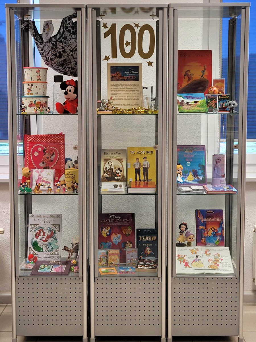 Mickey Mouse, König der Löwen, Alice im Wunderland... Unsere kleinen und großen Besucher lieben es! #Disney100 #Bibliothek #Gera #BibliothekenTH