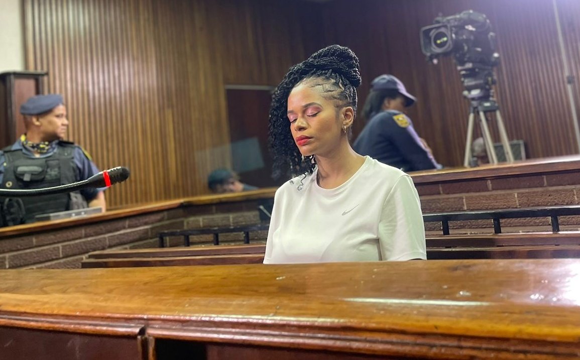 NthabisengSimp2's tweet image. Dr Nandipha Magudumana&apos;s lawyer confirms that she fainted. Her legal team also claim that arrangements were made for Magudumana to appear virtually due to ill health. #NewsLink #DStv403 #QuestionThinkAct #drnandiphamagudumana
