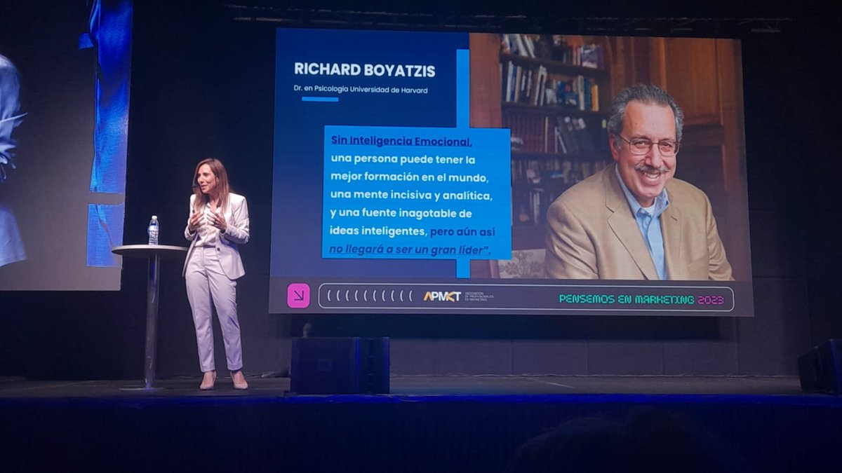 Impresionante jornada #PEM2023
Hablemos de inteligencias😊

🌟Liderar con habilidades y competencias críticas que brinda la inteligencia emocional
🌟Aprender y usar el potencial de la inteligencia artificial generativa como copiloto y compañera de trabajo

👏<a href="/APMKTorg/">APMKT</a> #Marketing