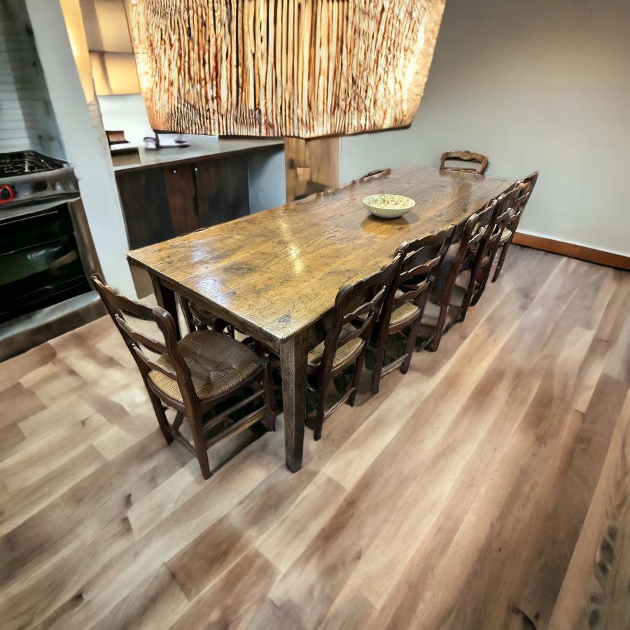 AntiqueTables1's tweet image. 19th Century Chestnut/Oak Large Dining Table 

rb.gy/gavnm

#largediningtable #antiquediningtable #oakdiningtable #antique #furniture