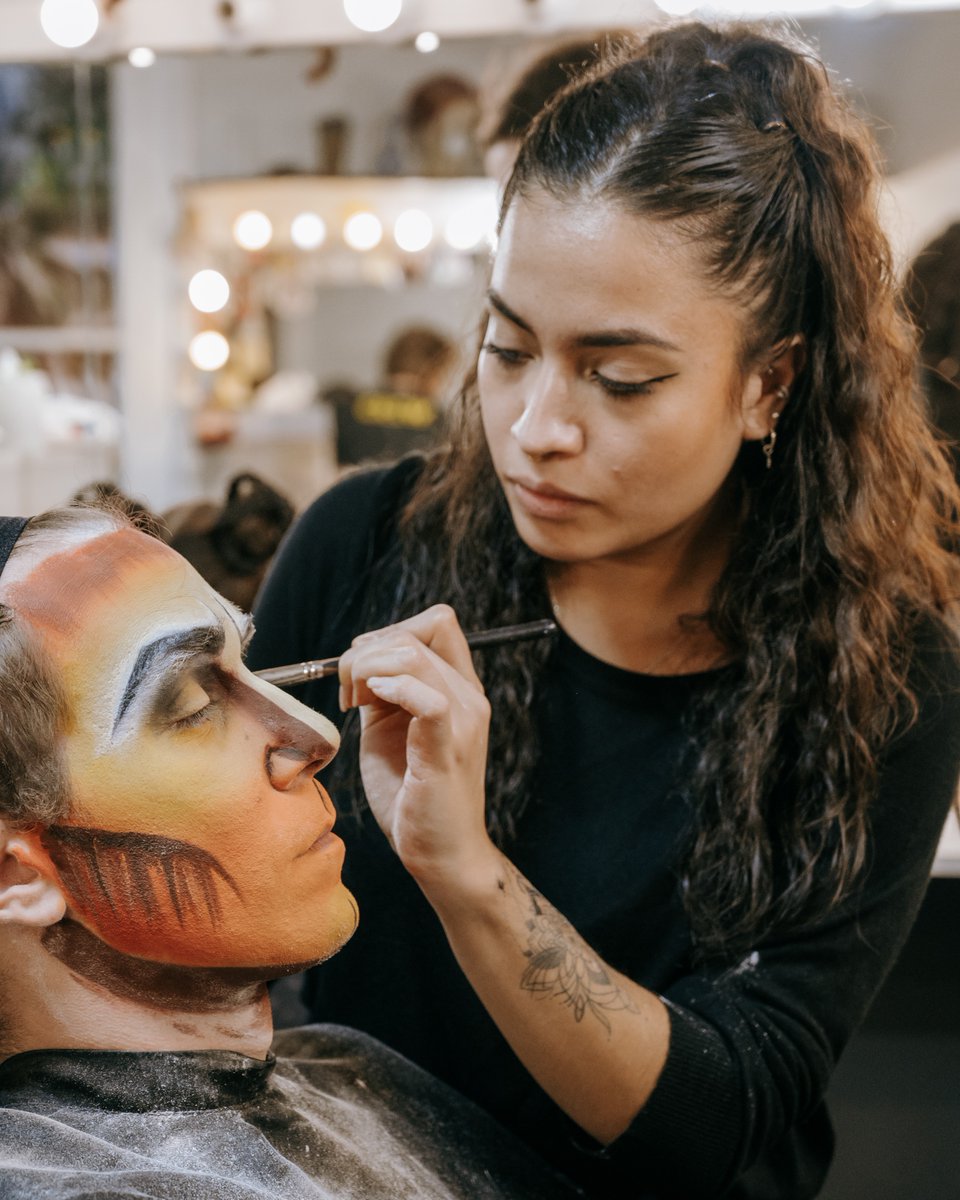 ReyLeonMusical's tweet image. 🌟Apunta la fecha del próximo #FANDAY 🌟Miércoles 18 de octubre - FanDay especial #Scar.
⚡ Simplemente, asegúrate de adquirir tus entradas para la función de El Rey León en la misma fecha del evento Fan Day y acude antes de las 18:30⚡  ms.spr.ly/60189sUUk