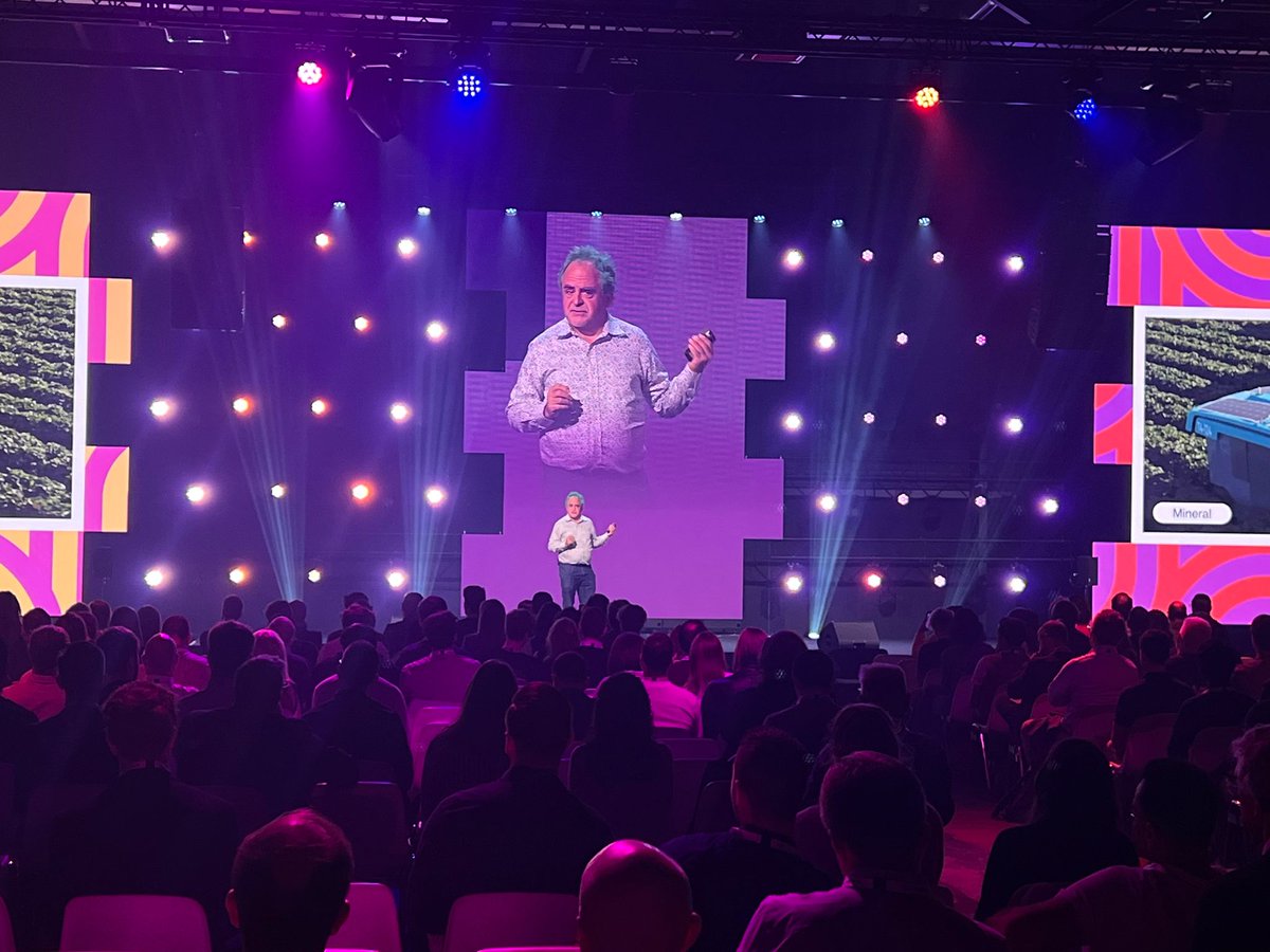 WorldSummitAI's tweet photo. 🚀 This has been a captivating session on how @X is leveraging breakthrough #AI to tackle global challenges. 🌍
Featuring the visionary @dandre, Chief Science Officer of @X  #aibrains #BYOBrains #worldsummitai https://t.co/HxBOzsdDxO