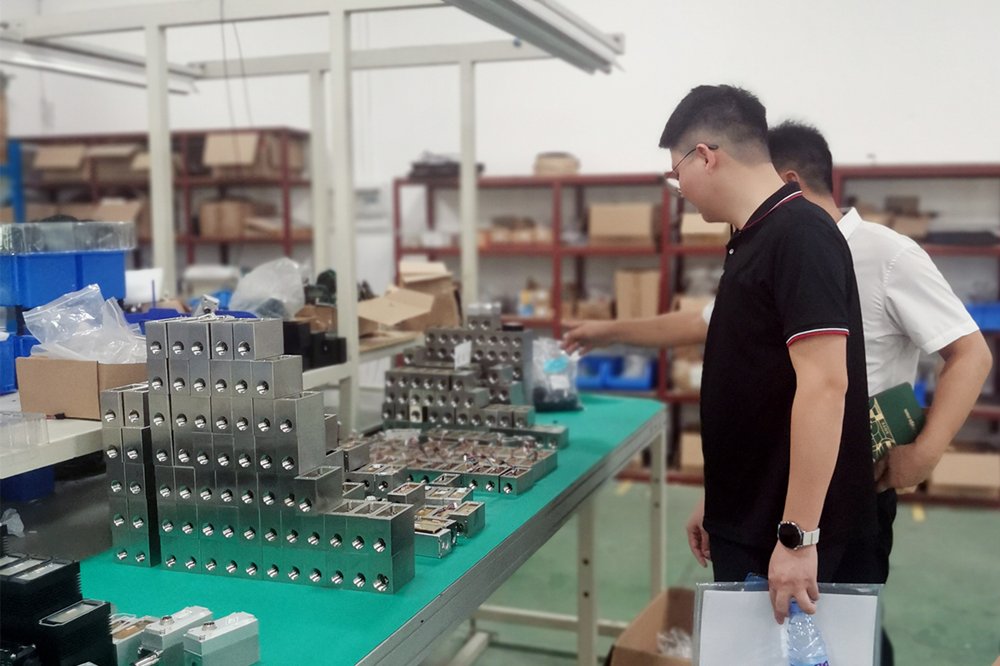 KnudsensM89675's tweet image. Customer visiting
Welcome to know more about us,
KNUDSENS flow meter and controller, empowering Smart Manufacture.
#KNUDSENS #flowmeter #flowcontroller #flowgauge #flowinstrument #flowcontrol #kilnairflowmeter #gasflowmeter