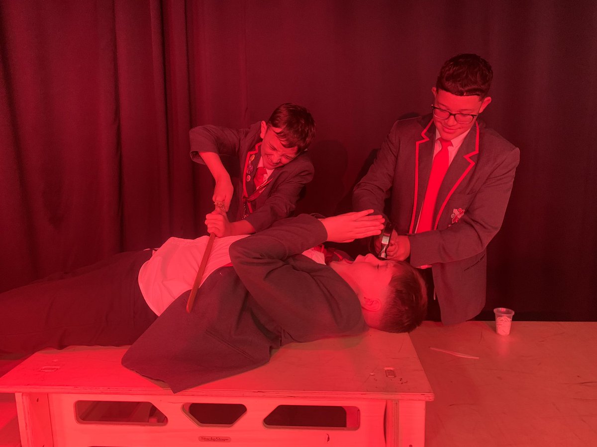 Fantastic work from Year 8 @MoretonSchool students in Drama, creating their own version of the ‘dismemberment lazzo’ as part of their work on Commedia dell’Arte. Well done Harry, Jacob and Keylen! 🎭