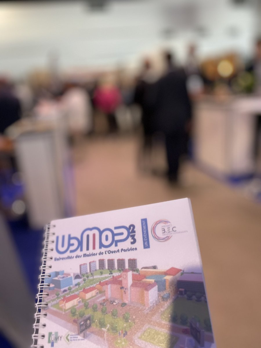 laurent_sceaux's tweet photo. 🎙️Table ronde à l’Universités des Maires de l’Ouest Parisien #UDMOP sur l’urbanisme avec notamment la sénatrice @sophieprimas. Comment réinviter la ville de demain et réduire son empreinte carbone. 🌳🏘️🌳 @CAUE_92 @CAUE_IDF https://t.co/WYF5uAts18