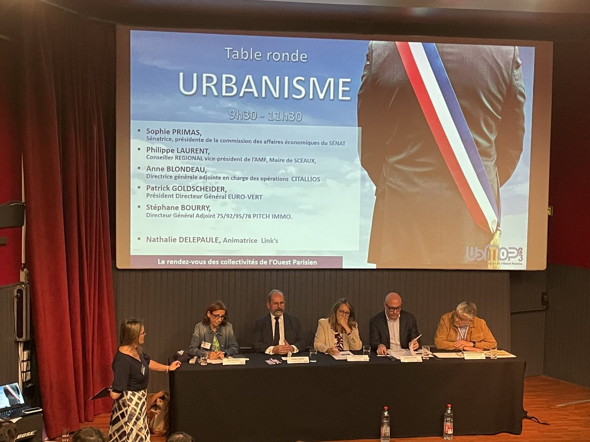 laurent_sceaux's tweet photo. 🎙️Table ronde à l’Universités des Maires de l’Ouest Parisien #UDMOP sur l’urbanisme avec notamment la sénatrice @sophieprimas. Comment réinviter la ville de demain et réduire son empreinte carbone. 🌳🏘️🌳 @CAUE_92 @CAUE_IDF https://t.co/WYF5uAts18