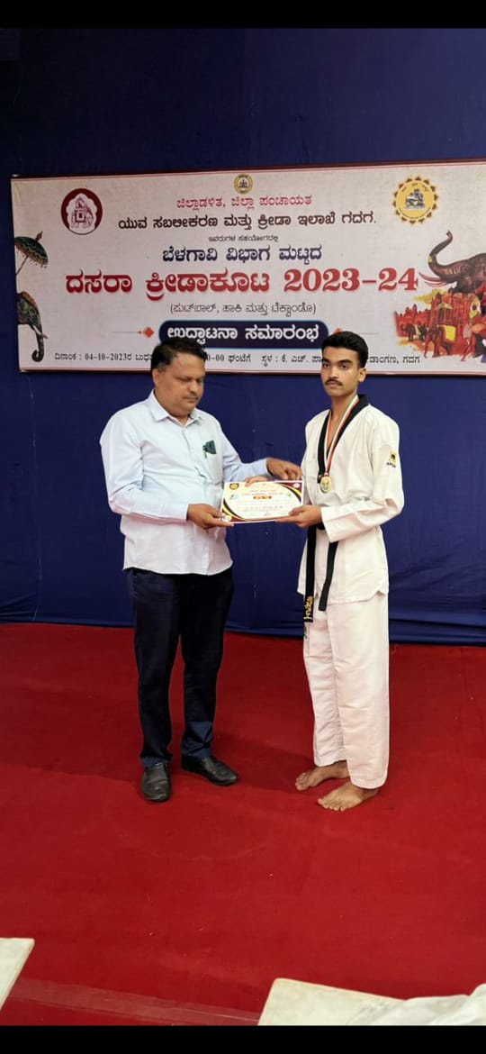 We heartily congratulate  Karansen J Desae of 1st year has won Gold medal in Taekwondo at Mysuru Dasara Games Selection Trails 2023 held at Gadag.

#studentsachievement #rlsbca #rlsibca #bestcollege #bestacademics #cocurricularactivities #taekwondo 
#dasaracup2023