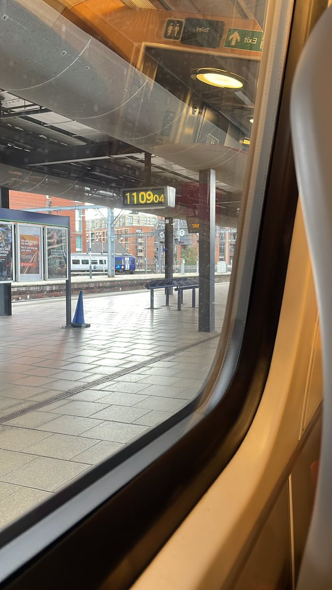 phynet's tweet image. Leaving Leeds now, lovely city, cool conference, see you around! #swiftLeeds