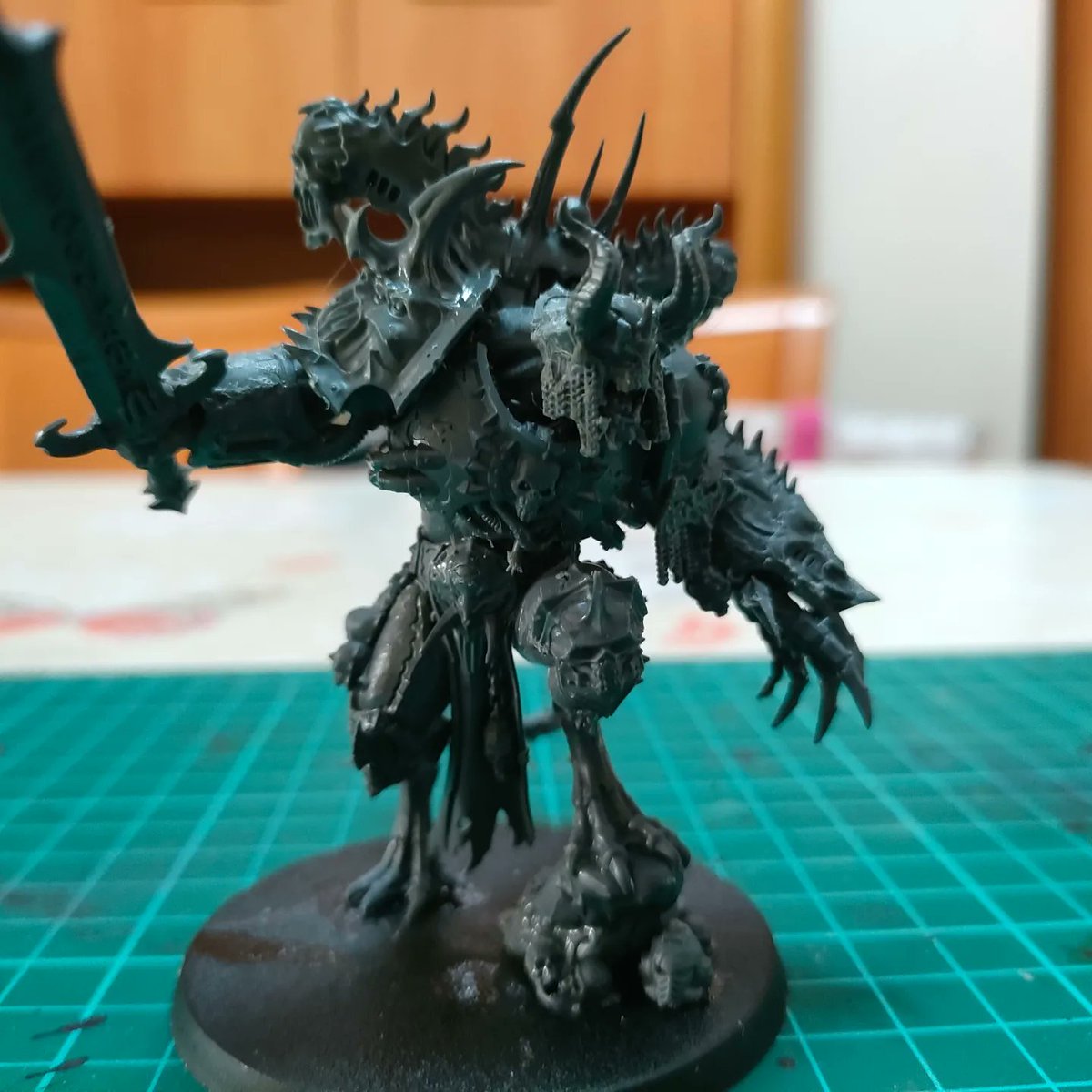 Pues finalizado el montaje del Príncipe Demonio del Caos👹
Solo falta elegir el Capítulo y pintarlo.

<a href="/GW_officialuk/">GamesWorkShop</a> <a href="/warhammer/">Warhammer Official</a> #warhammer40k #chaosmarine #daemonwh40k