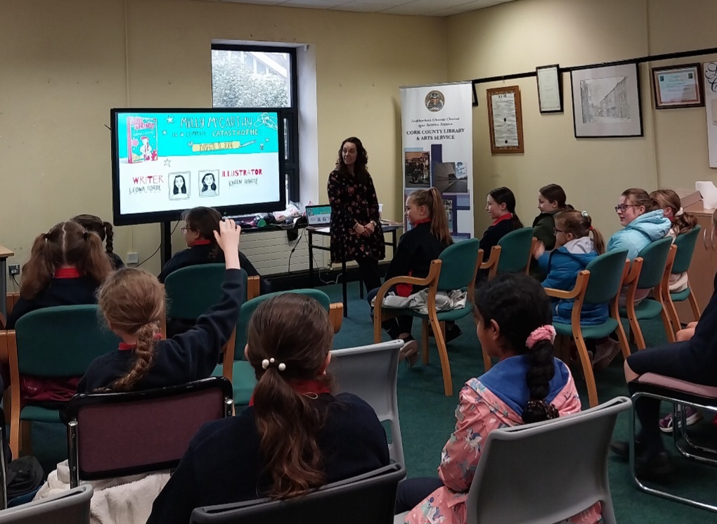 4th Class from St. Joseph’s NS spent a very enjoyable morning in #SkibbereenLibrary with author Leona Forde! They had a fun interactive reading of her Millie McCarthy series and can’t wait to read her books! #CBF2023 #CBF #RightToRead @LibrariesIre @CorkCountyArts