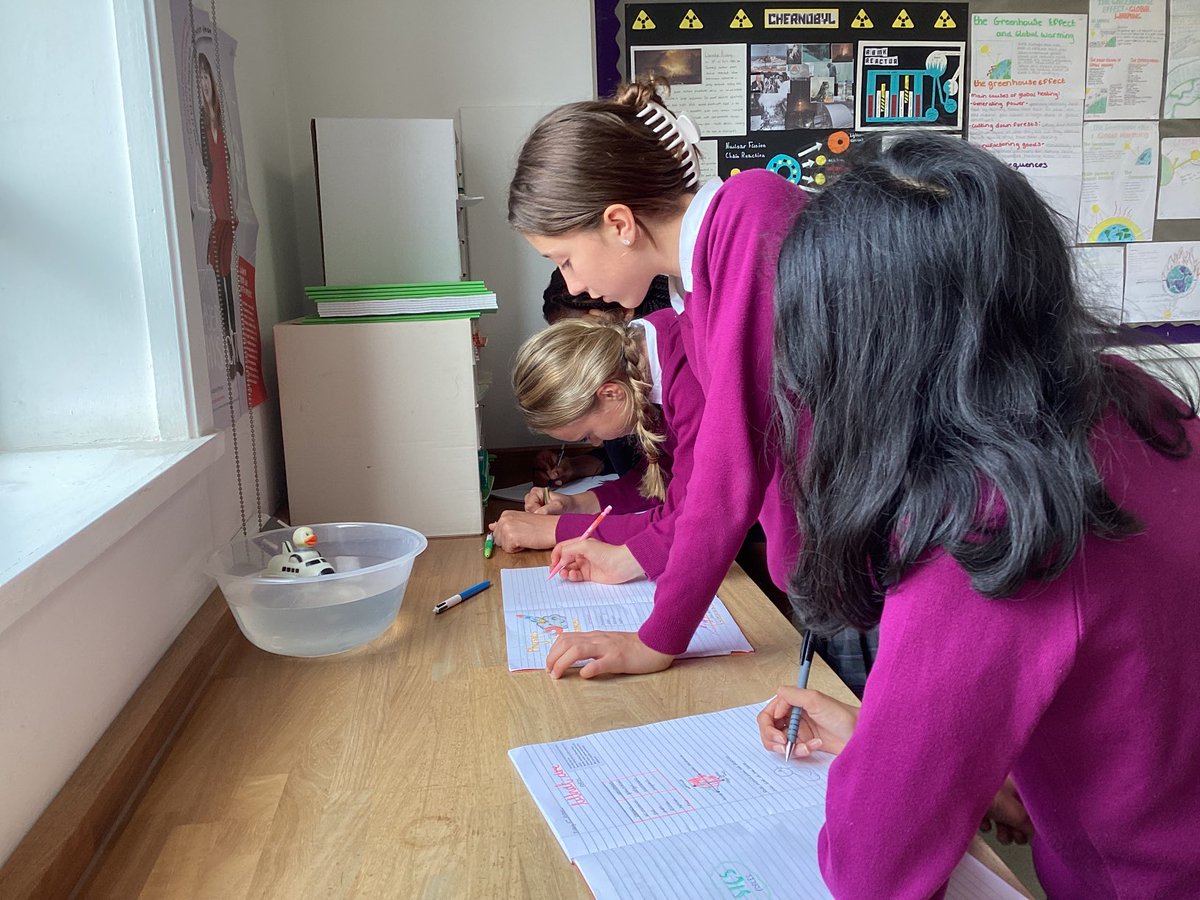 BGSSmartScience's tweet photo. #BGSYear8 investigating forces #BGSScience #BGSInquirers https://t.co/IHESQEtR8X