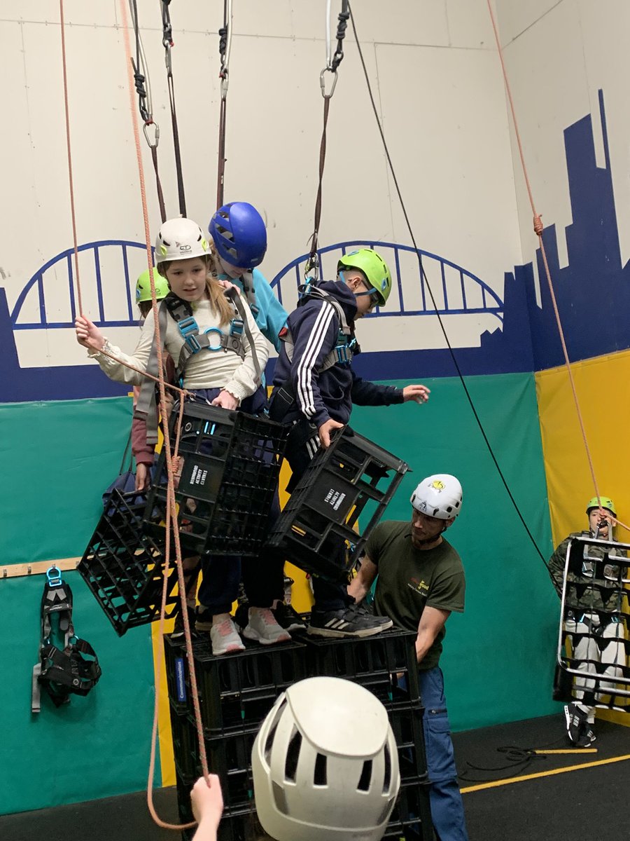 EastfieldPSHull's tweet photo. #teamdune are having a "crate" time working together and conquering their fears. "Crate going guys" https://t.co/yhdoxKcrg8