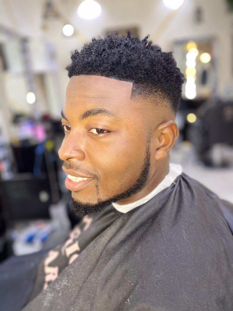 naijatopbarbers's tweet photo. There are barbers and there are barbers. See the work of @baddest_goody
#life #love #barber #barbershop #wahl #fade #haircut #andis #barberlove #barberlife #lagos #naija #naijatopbarbers #naijacelebrity #beauty #grooming #nigeria #lekki #andismaster #men #barbershopconnect https://t.co/jRUgRiHYRk