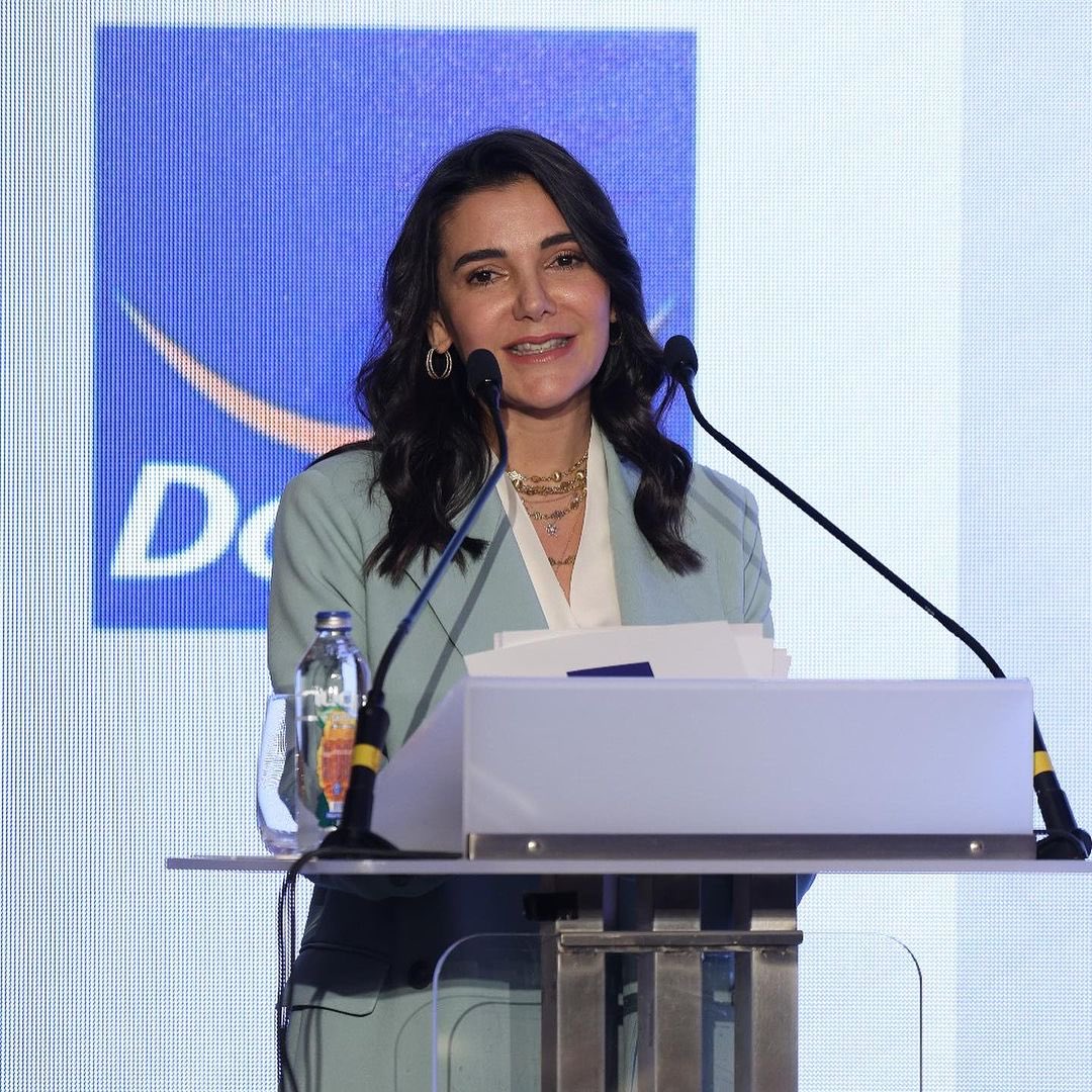 effectburson's tweet photo. Baksı Kültür Sanat Vakfı’nın Doğan Holding ana sponsorluğunda düzenlediği “Anadolu Ödülleri” sahiplerini buldu.

Bu yılın teması “Söz Kadında” olan ödül töreninde, Anadolu’nun kültürel zenginliğini kucaklayan ve dönüştüren 6 kadın sanatçıya ödülleri takdim edildi. https://t.co/WovXgaXLgH
