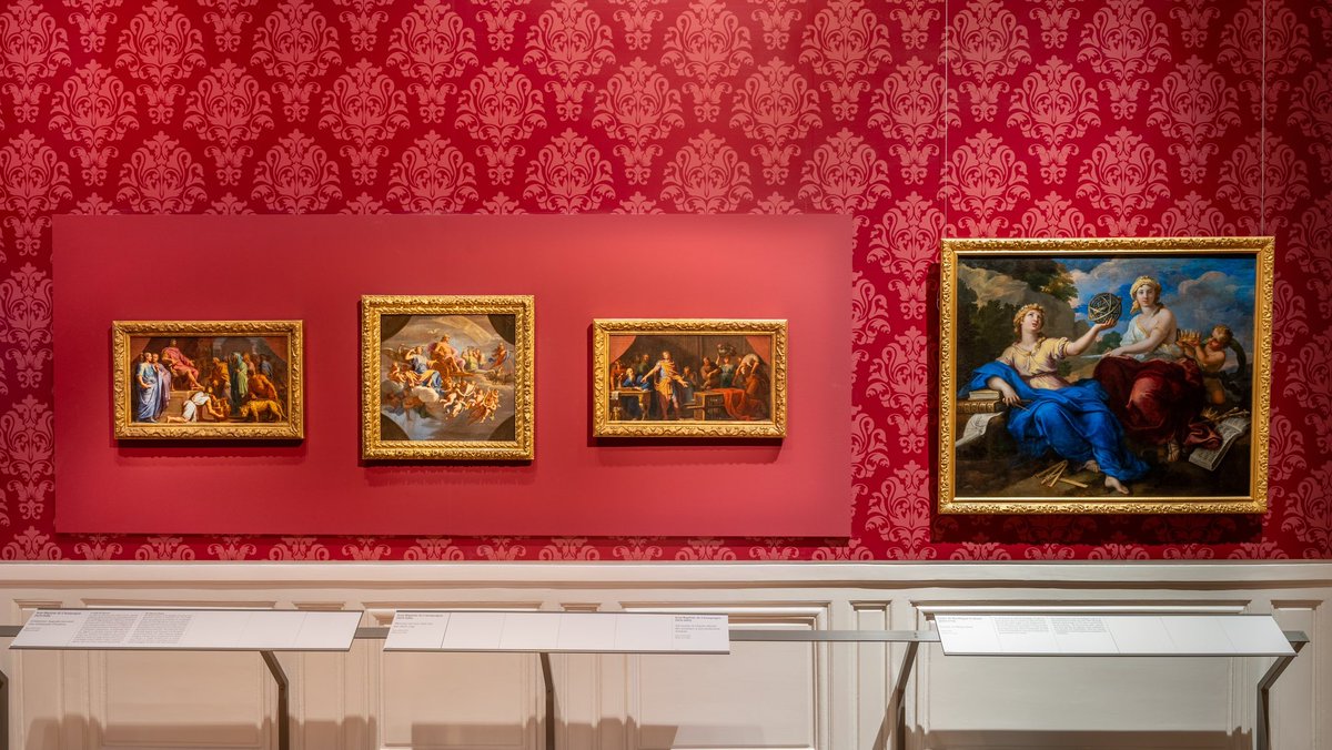 CVersailles's tweet photo. 🇫🇷 Venez découvrir la nouvelle Galerie de l’Histoire du château de Versailles. Plus de 120 œuvres – dont certaines exposées pour la première fois – sont présentées dans 11 salles inédites. Plus d’infos sur https://t.co/iGBeGyamct https://t.co/UGJQ2eIHTE