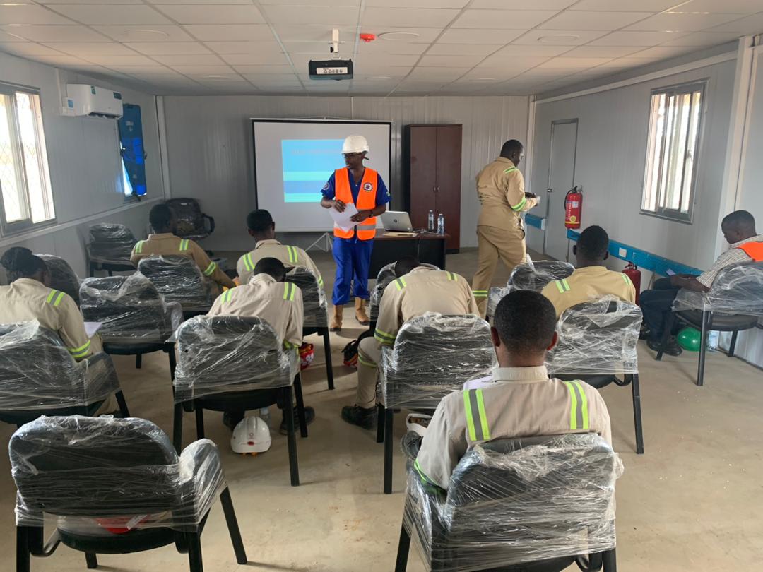 RapidRescue3's tweet photo. Empowering Essar Infrastructure staff with Life-Saving Skills 🚑

 Our team was in action over the weekend, providing essential first-aid and fire safety training skills to the incredible team at Essar Infrastructure Limited in Bulisa, western Uganda.
#Firstaid#FireSafety https://t.co/eUocXH8Nkb