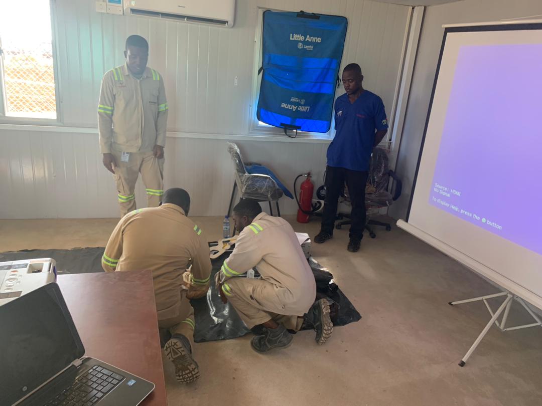 RapidRescue3's tweet photo. Empowering Essar Infrastructure staff with Life-Saving Skills 🚑

 Our team was in action over the weekend, providing essential first-aid and fire safety training skills to the incredible team at Essar Infrastructure Limited in Bulisa, western Uganda.
#Firstaid#FireSafety https://t.co/eUocXH8Nkb