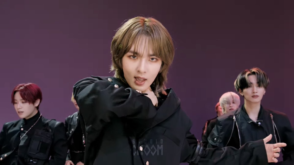 leaff_0914's tweet photo. @M2MPD @the_EPEX #BEORIGINAL_EPEX
방귀... 아니 광기가 깨어나 뿡.. 아니 뿜뿜뿜 파트를 아십니까?
댕쩌는 카메라에 담기는 댕쩌는 얼굴을 아십니까?
그게 다 우리 아기뮤라니😳 아기가 너무 컸다..
스춤에서 말아주는 댕쩌는 뮤는 차원이 다른것만 같댜
앞으로 지속해주시길👍 https://t.co/q3SkrTttQc